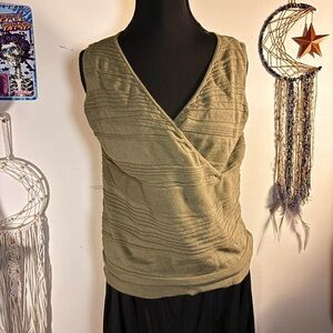 Forrest Green Tailor B. Moss V-Neck Sleeveless Sweater Top (L)